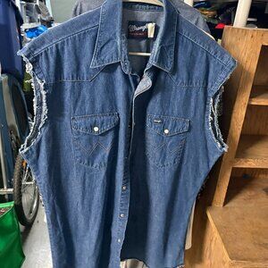 Wrangler Denim Cut-off Shirt; Size L